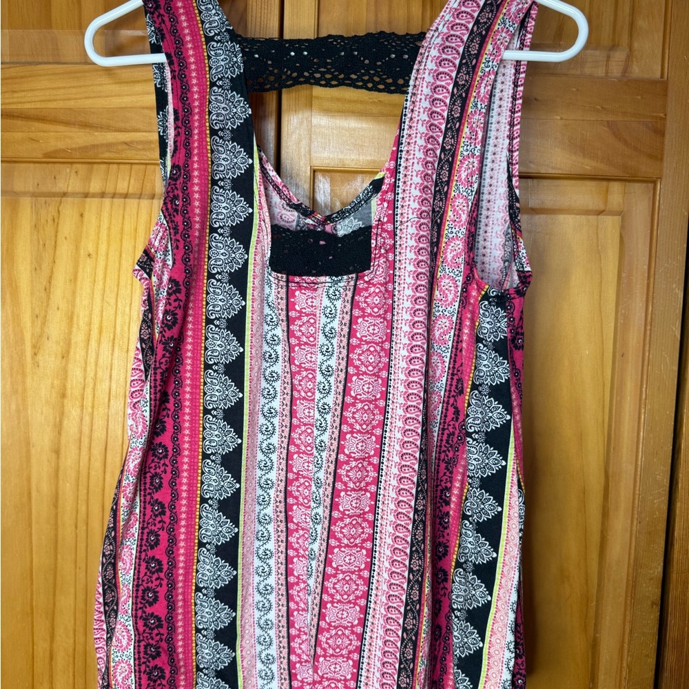 Fun Summer Bobbie Brooks Vibrant Pink and Black Patterned Tank Top Size Large